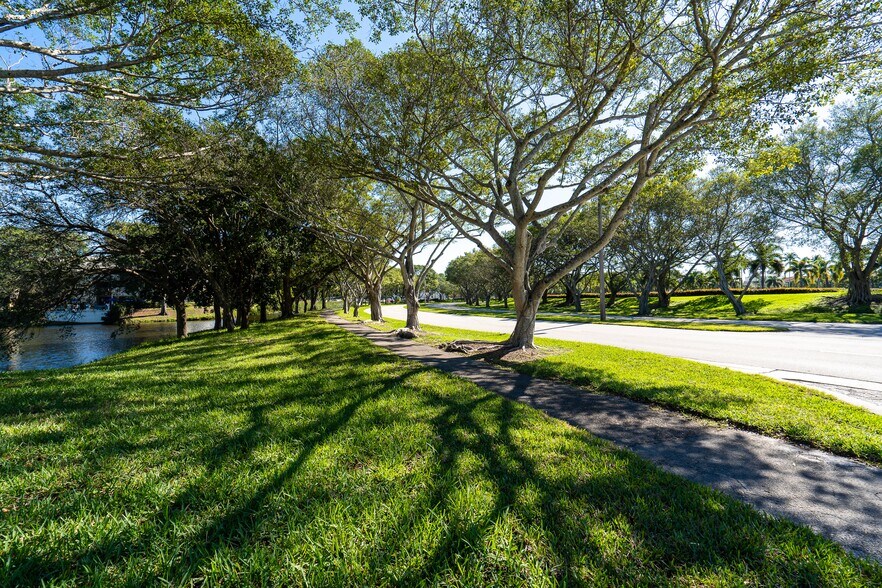 More Photos Of 951 Broken Sound Pky, Boca Raton Office For Lease