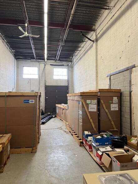 More Photos Of 1055-1083 Rue Bégin, Montréal Industrial For Sale