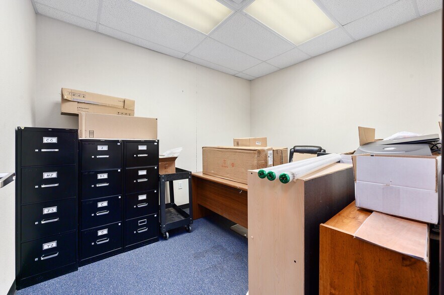 More Photos Of 165 Tecon Cv, Buda Warehouse For Lease