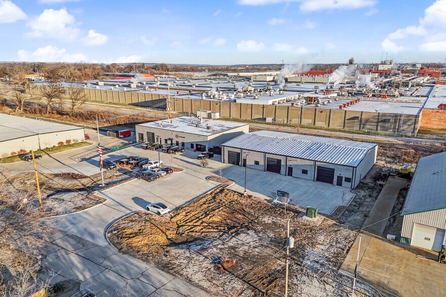 More Photos Of 385 NW 43rd Pl, Des Moines Industrial For Lease