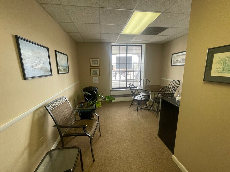 More Photos Of 1423 Washington St, Clarkesville Storefront Retail Office For Lease