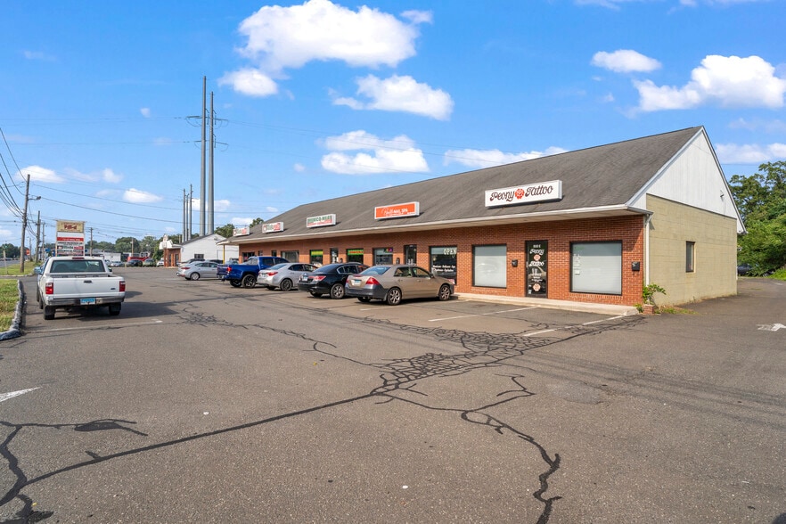 More Photos Of 846-850 S Colony Rd Rd, Wallingford Storefront For Sale