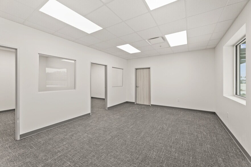 More Photos Of 10042 FM 1976, Universal City Unknown For Lease