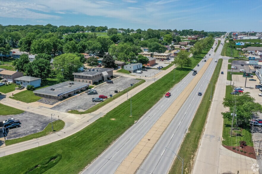 More Photos Of 7805 L St, Omaha Office For Lease