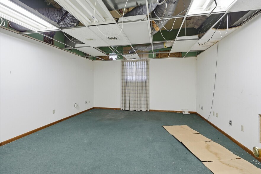 More Photos Of 117 E 4th St, Joplin Office For Sale