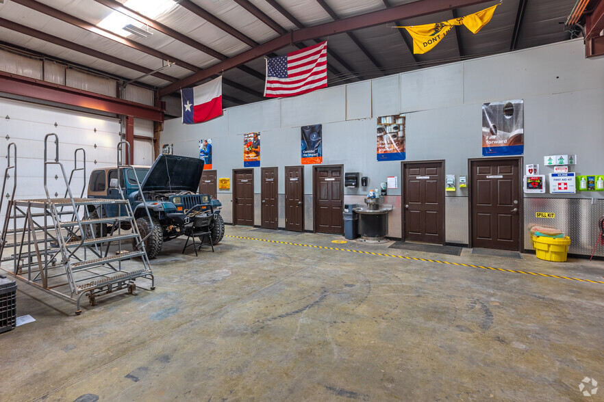 More Photos Of 8913 Interstate 20, Midland Warehouse For Lease