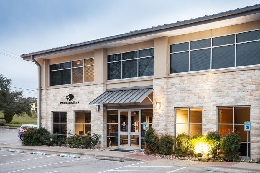 More Photos Of 1008 Ranch Road 620 S, Lakeway Office For Lease