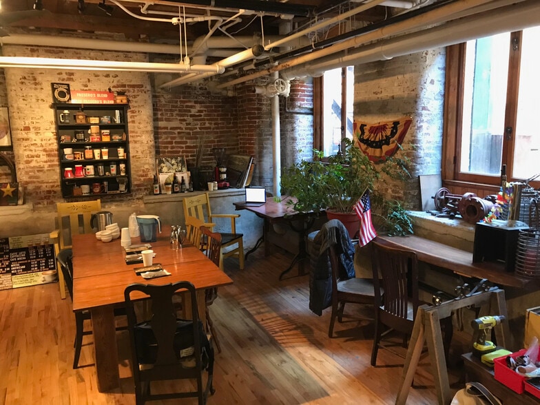 More Photos Of 2095 E Willard St, Philadelphia Warehouse For Lease