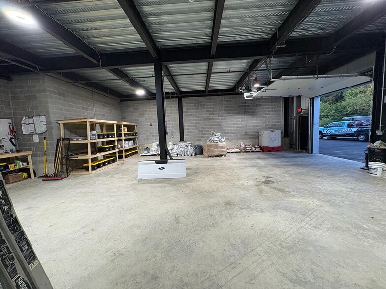 More Photos Of 241 Ethan Allen Hwy, Ridgefield Manufacturing For Lease