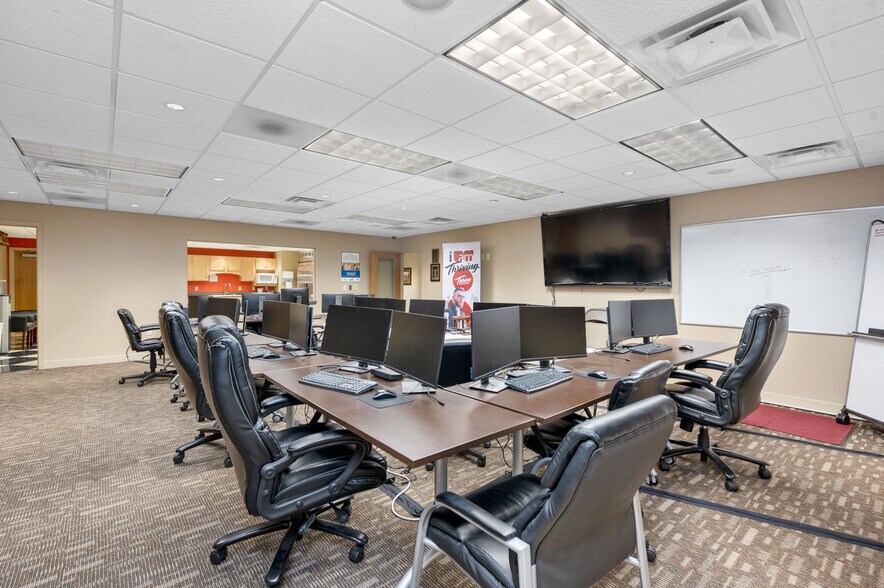 More Photos Of 11503 Springfield Pike, Cincinnati Office For Lease