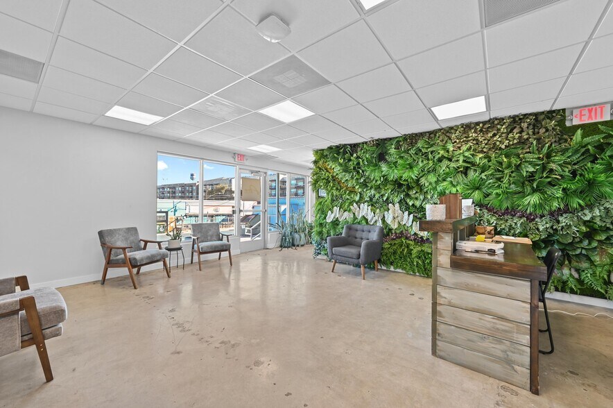 More Photos Of 103 Krebs Ln, Austin Freestanding For Lease