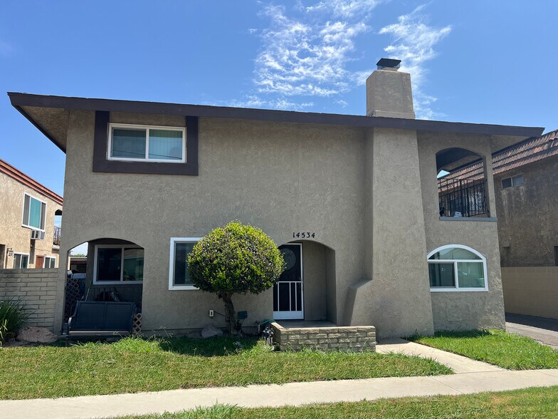 Primary Photo Of 14534 Bellflower Blvd, Bellflower Apartments For Sale