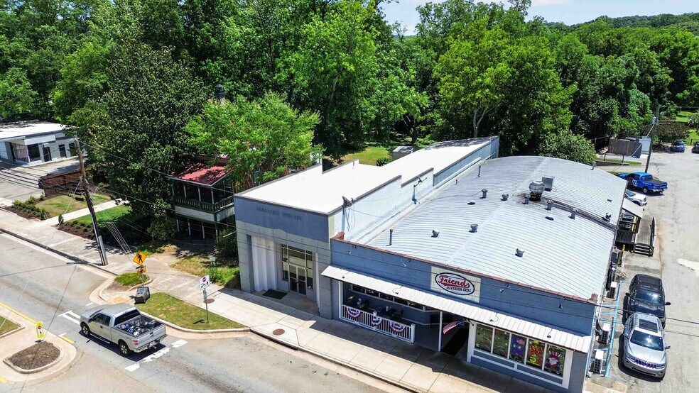 More Photos Of 38 Sycamore St, Jefferson Office For Sale