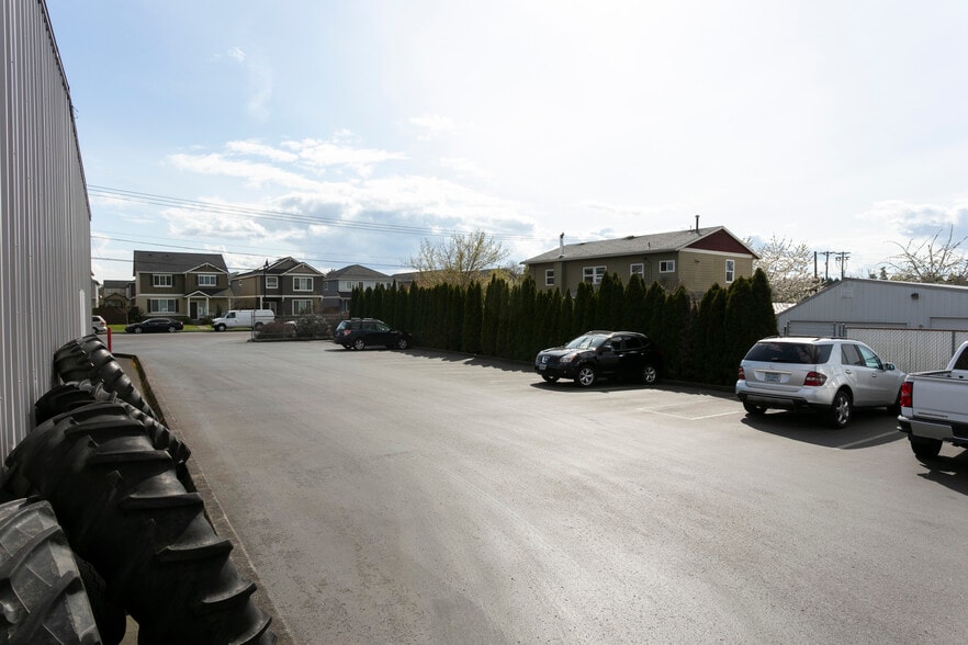 More Photos Of 5405 SE Alexander St, Hillsboro Warehouse For Lease