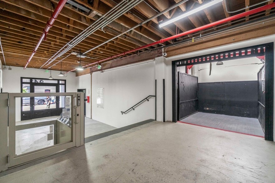 More Photos Of 941 E 2nd St, Los Angeles Industrial For Lease