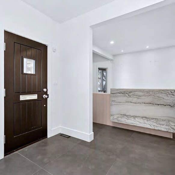 More Photos Of 1019 13th Ave SW, Calgary Office For Sale