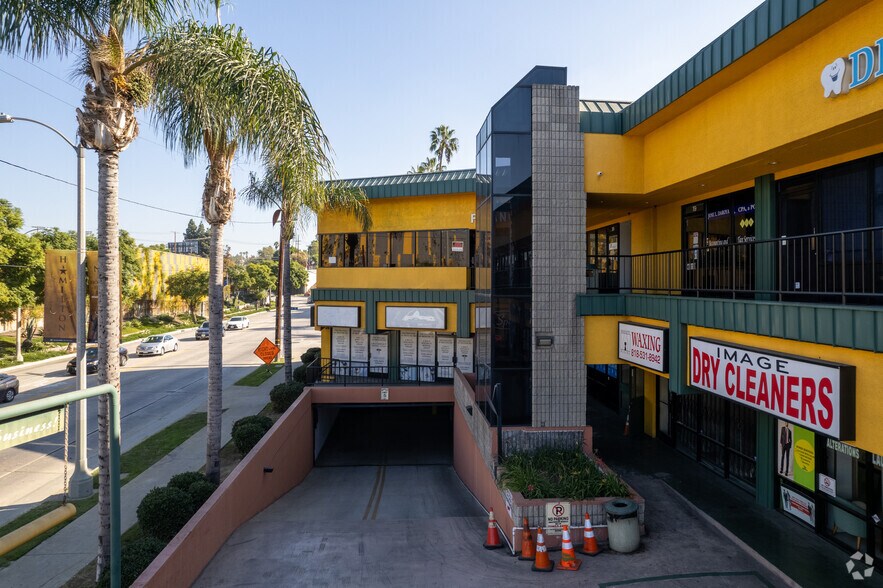 More Photos Of 240 N Virgil Ave, Los Angeles Storefront Retail Office For Lease