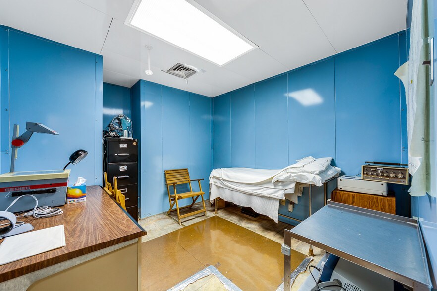 More Photos Of 8345 Walnut Hill Ln, Dallas Medical For Sale