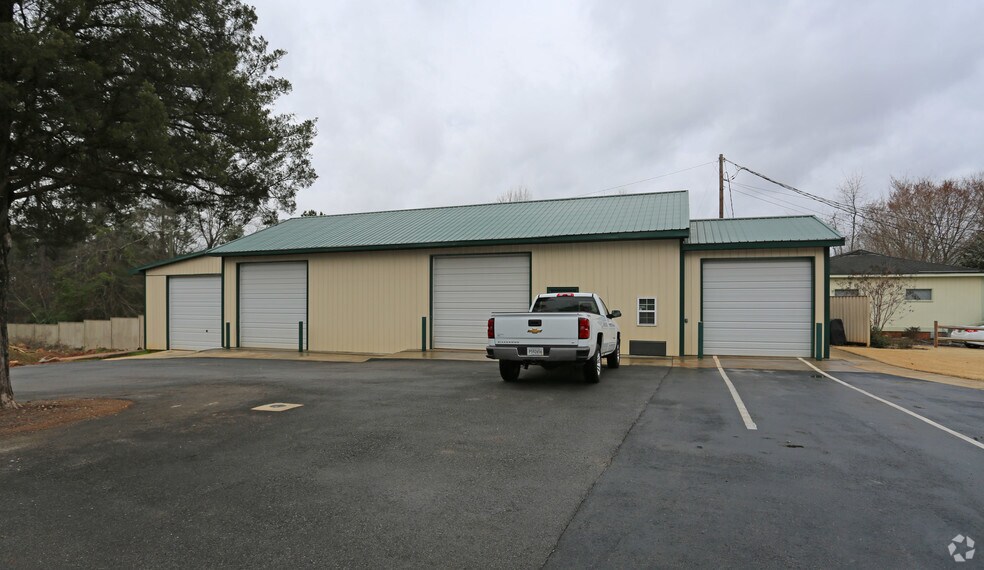 More Photos Of 1231 Columbia Ave, Irmo Warehouse For Lease