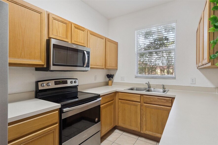 More Photos Of 245 Cambria Ave, Davenport Specialty For Sale