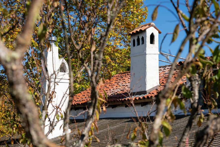 More Photos Of 502 Pierce St, Monterey Office For Sale