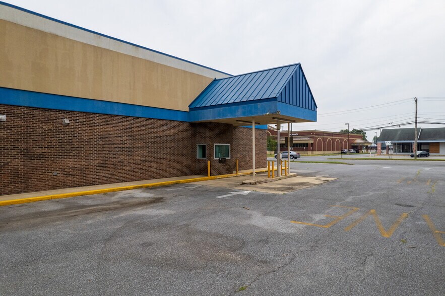 More Photos Of 701 Atlanta Rd, Seaford Freestanding For Lease