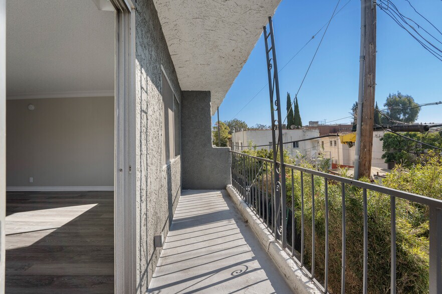 More Photos Of 8560 W Olympic Blvd, Los Angeles Apartments For Sale