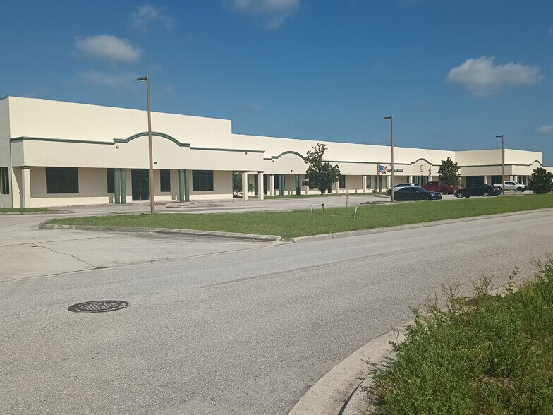 More Photos Of 1750 Longleaf Blvd, Lake Wales Light Distribution For Sale