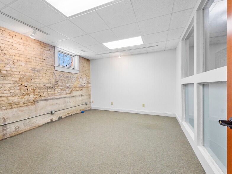 More Photos Of 8 Magnolia Ave, Asheville Office For Lease