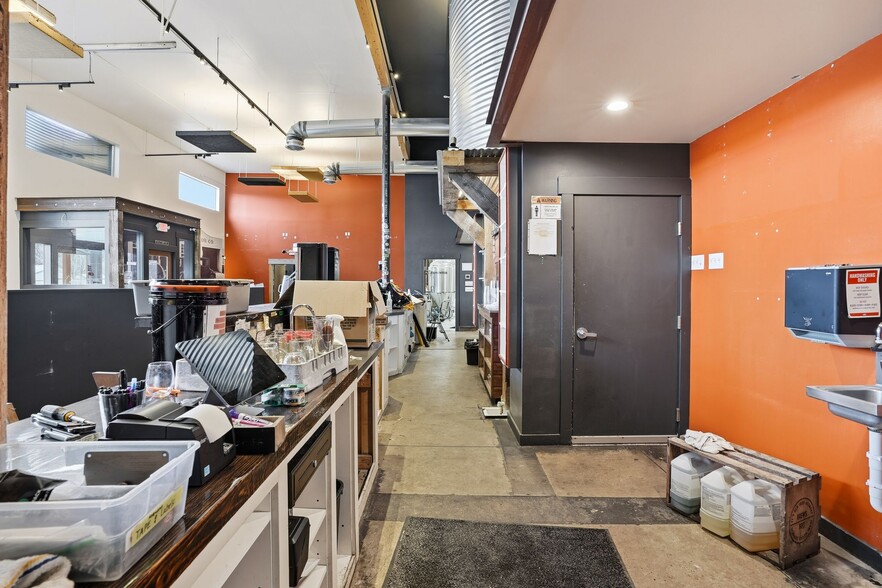 More Photos Of 4110 S Bowdish Rd, Spokane Flex For Sale