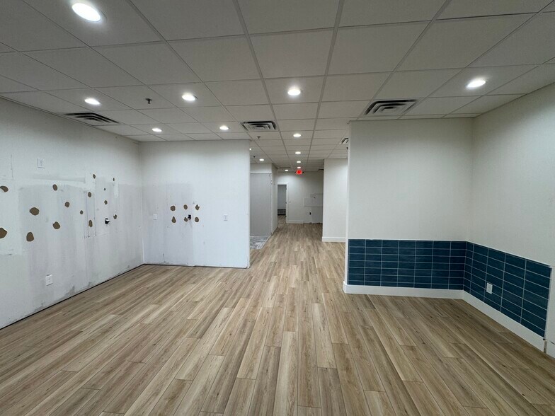 More Photos Of 2730 Virginia Pky, McKinney Medical For Sale