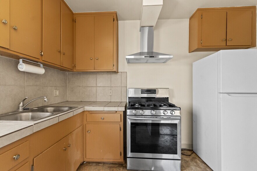 More Photos Of 3823 Wisconsin St, Los Angeles Apartments For Sale
