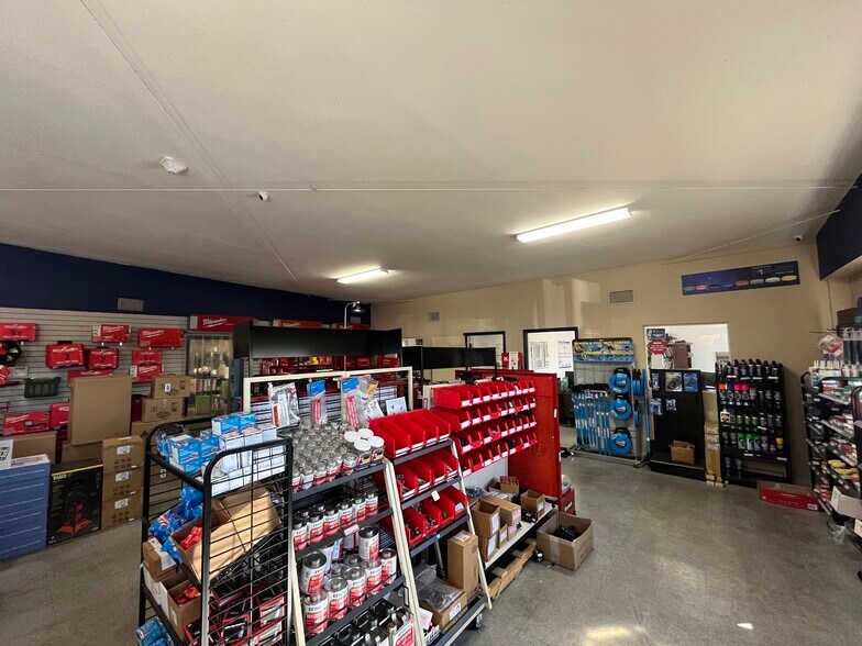 More Photos Of 16645 US Highway 19, Hudson Showroom For Sale