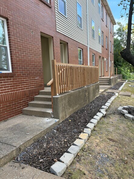 More Photos Of 2002 Obear Ave, Saint Louis Apartments For Sale