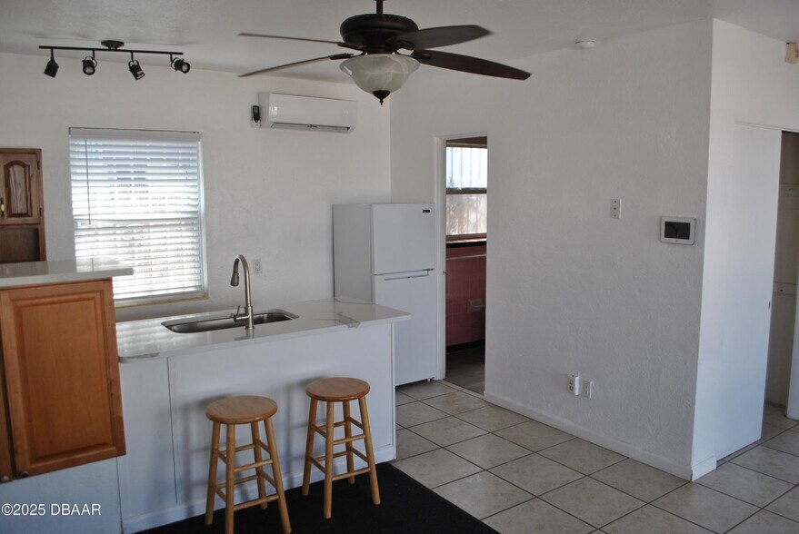 More Photos Of 468 Ridgewood Ave, Daytona Beach Light Distribution For Sale