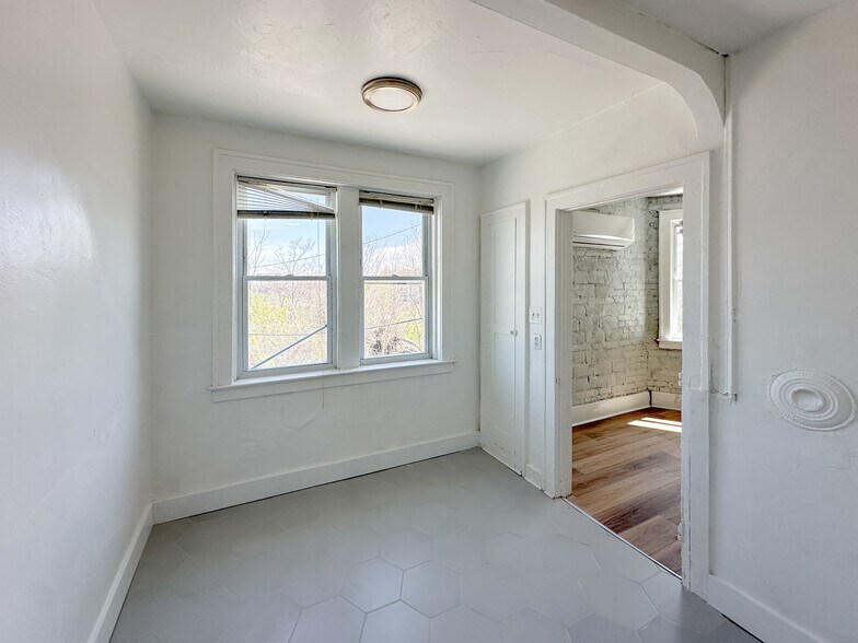 More Photos Of 3737 Scovel Pl, Detroit Apartments For Sale