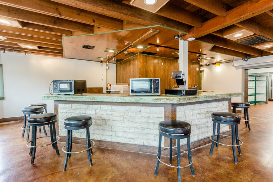 More Photos Of 15407 Highway 36, Needville Restaurant For Sale