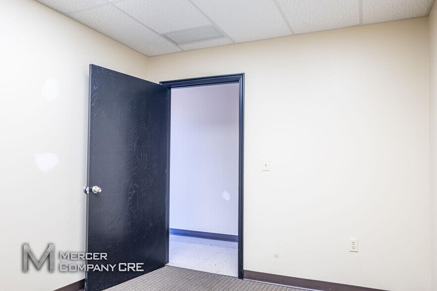 More Photos Of 3613-3621 S Moulton Dr, Oklahoma City Service For Lease