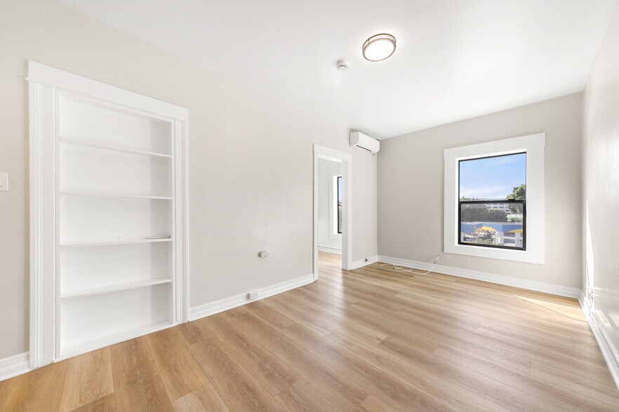More Photos Of 4679 Hollywood Blvd, Los Angeles Storefront Retail Residential For Sale