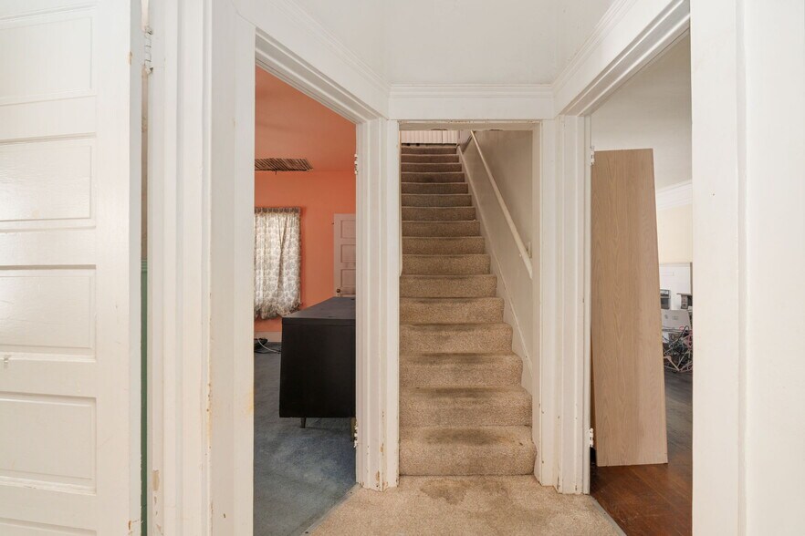 More Photos Of 4458 Maplewood Ave, Los Angeles Multifamily For Sale