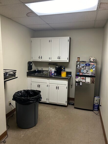 More Photos Of 418 W Peace St, Raleigh Warehouse For Lease