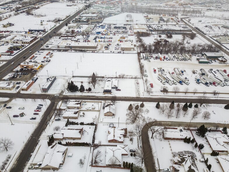 More Photos Of 10118 Eagle St, Dearborn Industrial For Sale