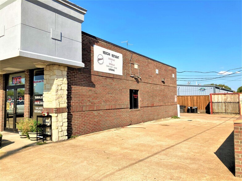 More Photos Of 630 S Lake Dallas Dr, Lake Dallas General Retail For Sale