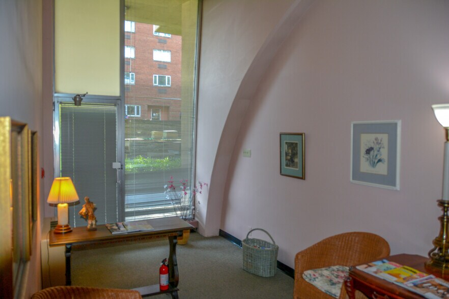 More Photos Of 552 N Neville St, Pittsburgh Apartments For Sale