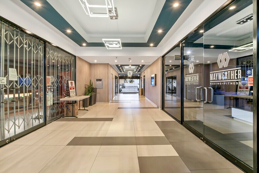 More Photos Of 6221 Wilshire Blvd, Los Angeles Medical For Lease