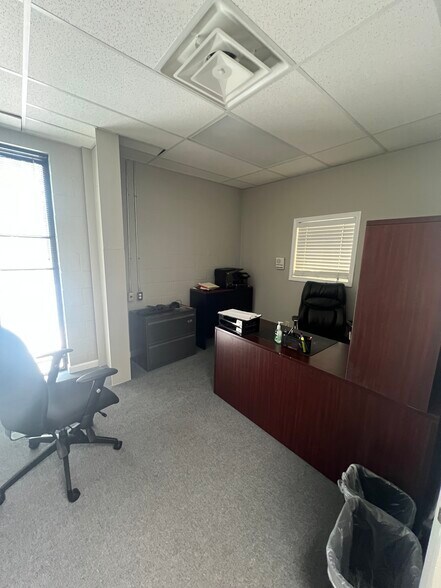 More Photos Of 155 Woolco Dr, Marietta Warehouse For Lease
