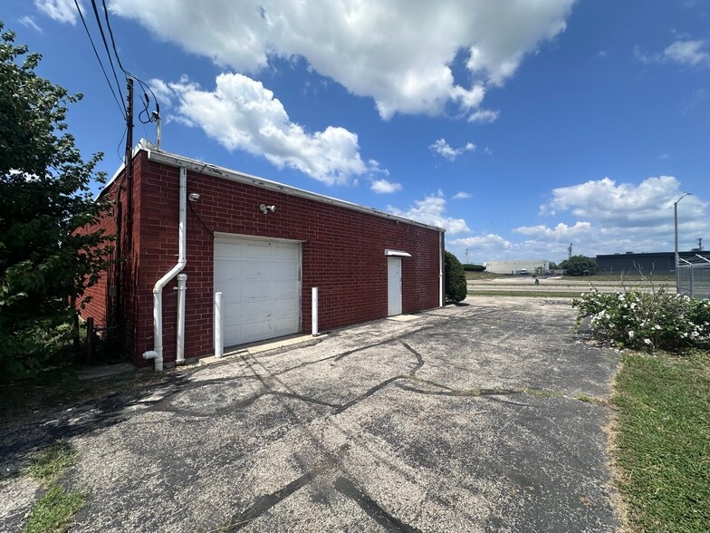 More Photos Of 2315 Stanley Ave, Dayton Light Distribution For Sale