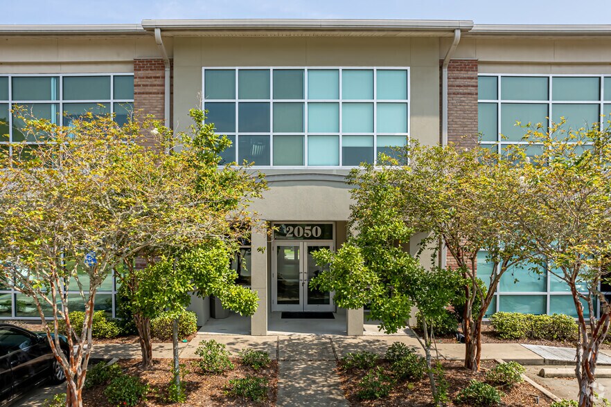 More Photos Of 2050 Gause Blvd E, Slidell Medical For Lease