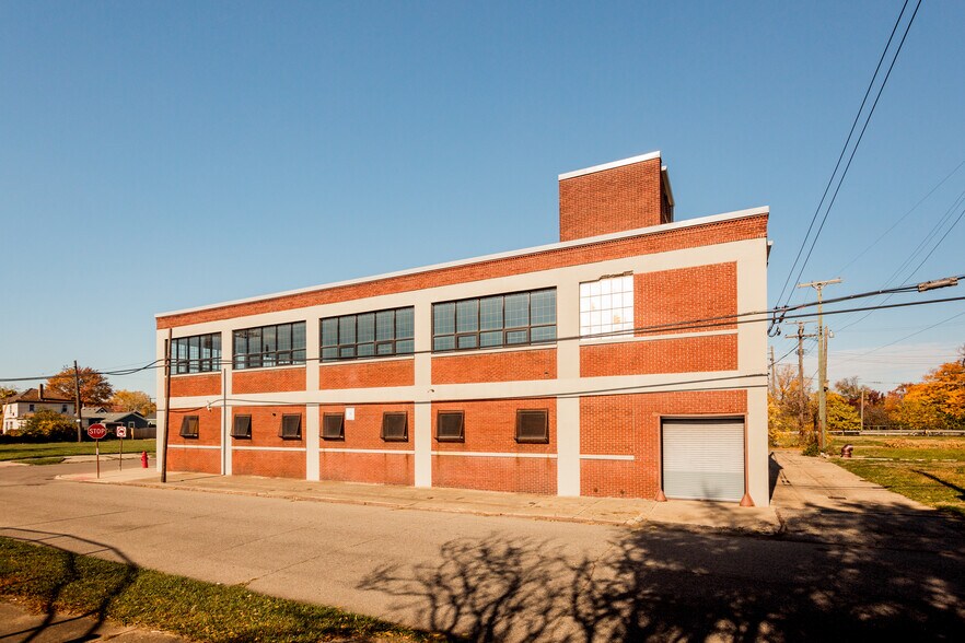 More Photos Of 2600 Cochrane St, Detroit Warehouse For Sale