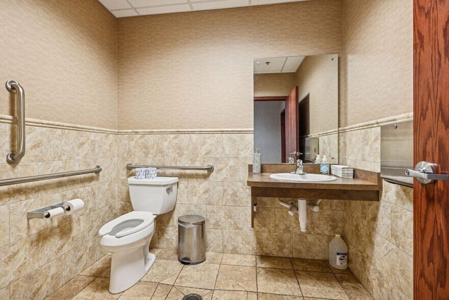 More Photos Of 3340 Sherman Ct, Eagan Medical For Sale